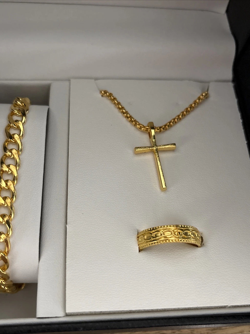 Trendy 4 Piece Men’s Jewelry Set Watch, Necklace 22 Inch, Ring Size 8, Bracelet