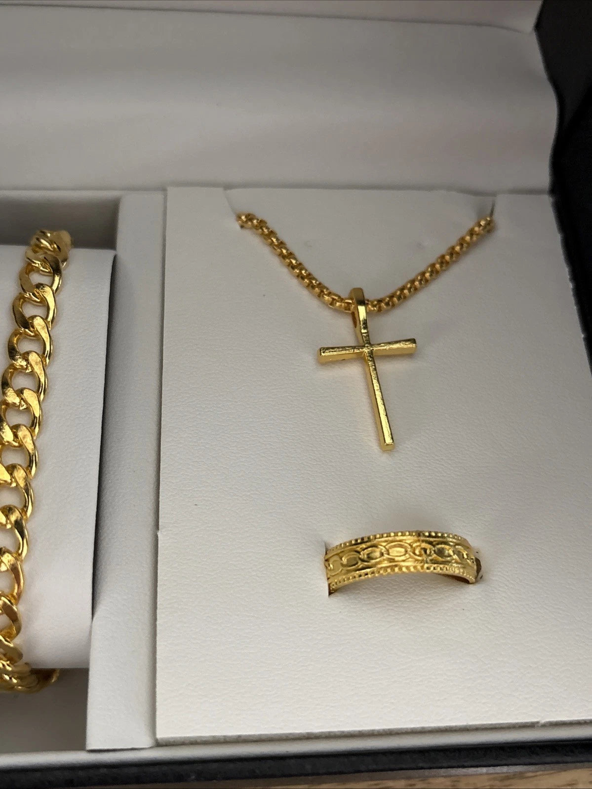 Trendy 4 Piece Men’s Jewelry Set Watch, Necklace 22 Inch, Ring Size 8, Bracelet